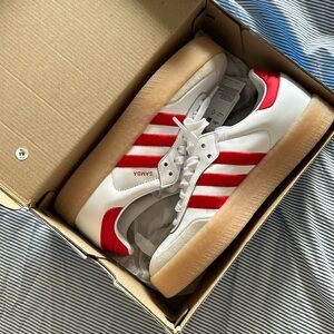 Adidas Sambae 6.5 (fits like a 7.5 womens)
